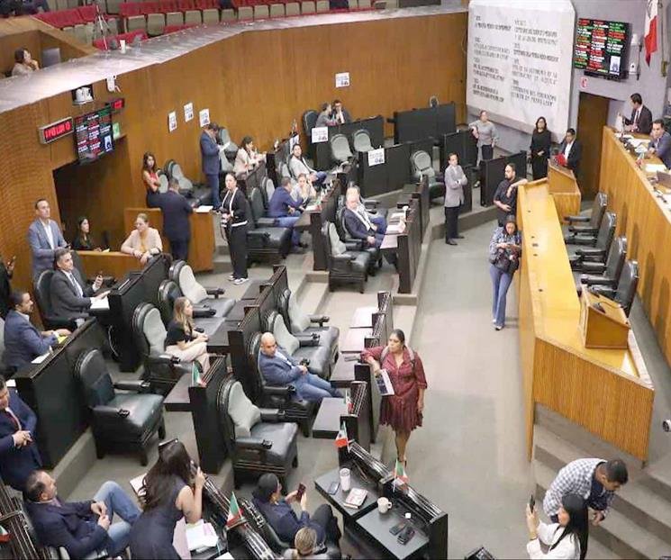 Va Congreso contra amparo de Samuel García