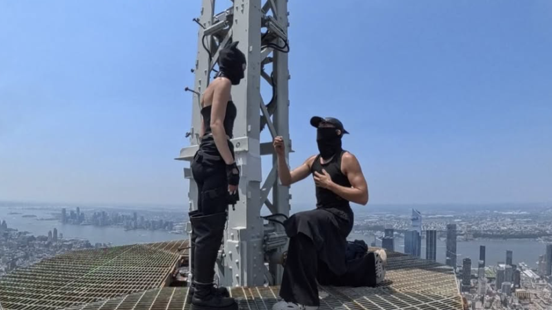 Amor en las alturas de Nueva York; pareja escala el Empire State para propuesta de matrimonio