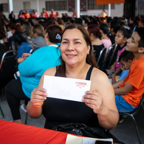 Reciben Mil 175 mujeres tarjeta con transporte gratis