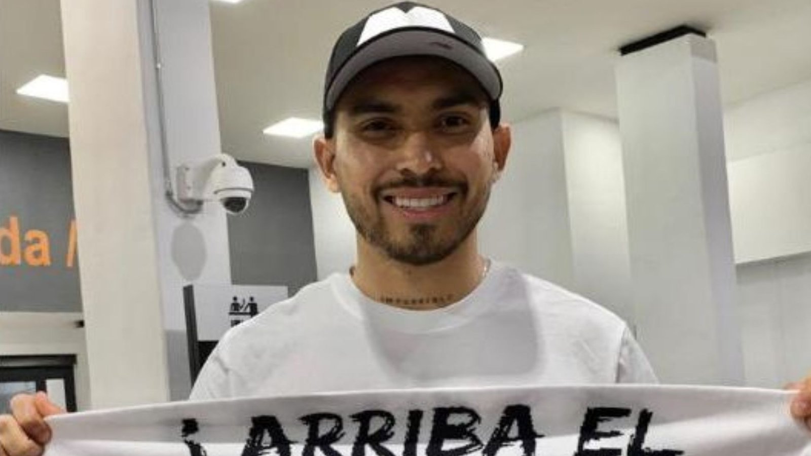 Orbelín Pineda aterriza en Monterrey para iniciar su historia en Rayados