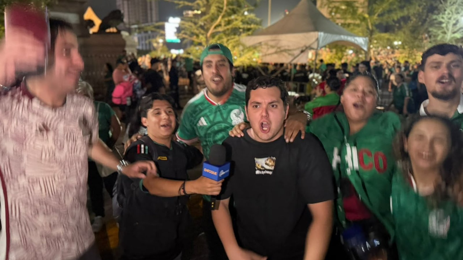 Celebran regios triunfo de México sobre Ecuador