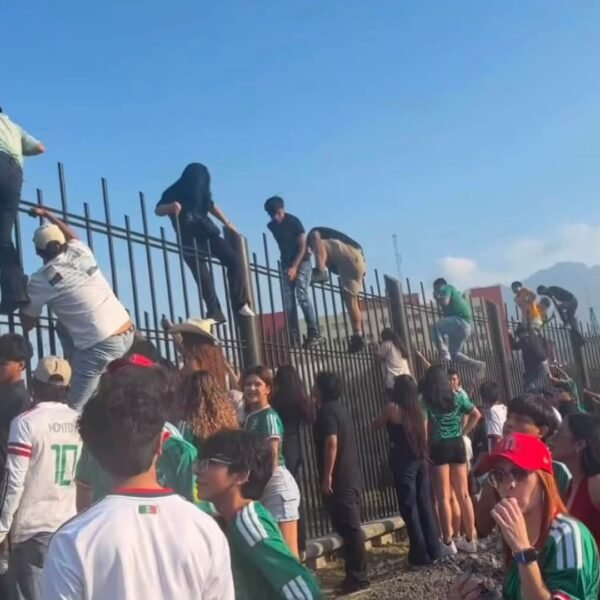 VIDEO | Caos en Fan Fest Monterrey deja lesionado