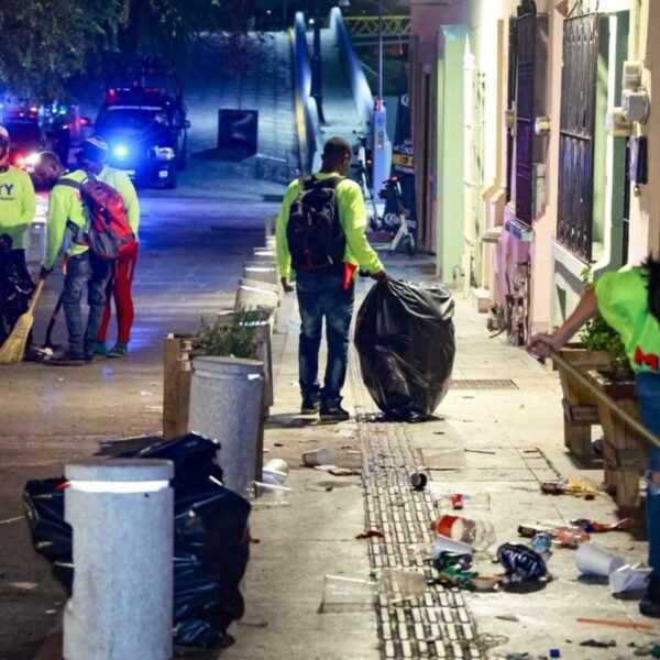 Celebración de México deja 12 toneladas de basura en Monterrey
