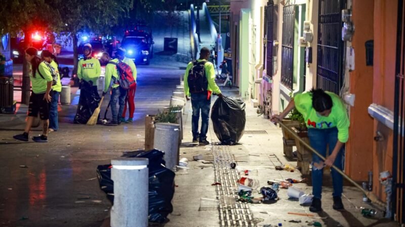 Celebración de México deja 12 toneladas de basura en Monterrey