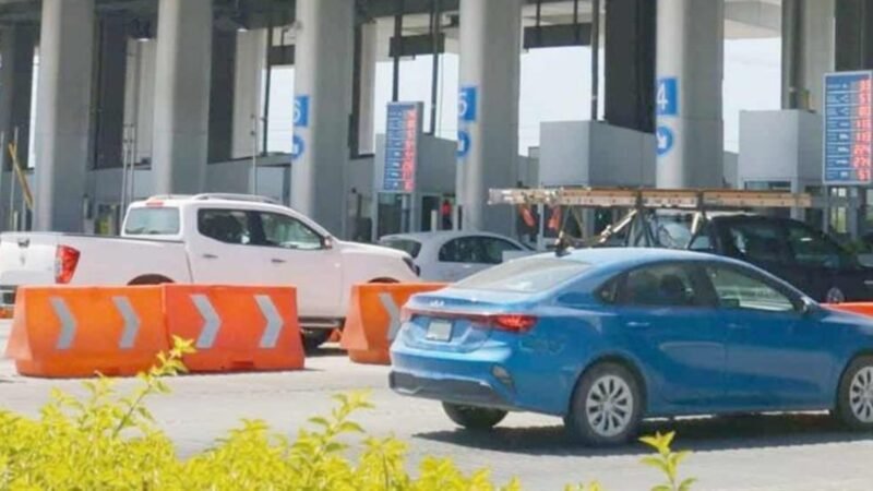 Regresa cobro en Autopista al Aeropuerto y causa filas de hasta media hora