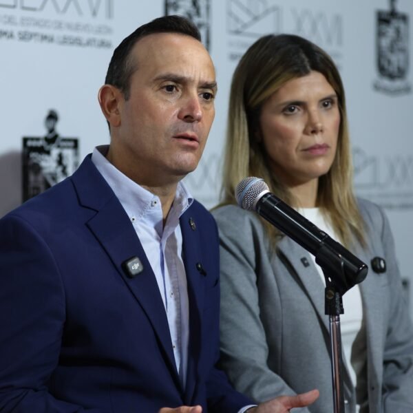 Presentan denuncias contra Samuel y Mariana ante Fiscalía Anticorrupción