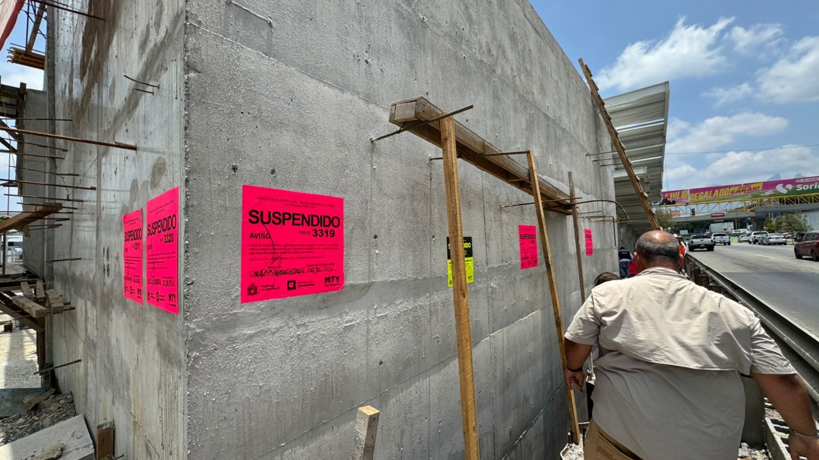 Suspende Monterrey construcción del Puente Peatonal La Virgen