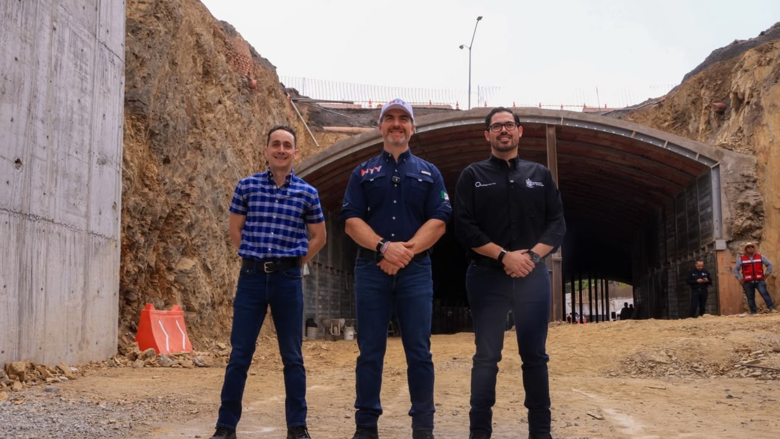 Alcaldes revisan avances del Circuito Vial Huajuco en Monterrey