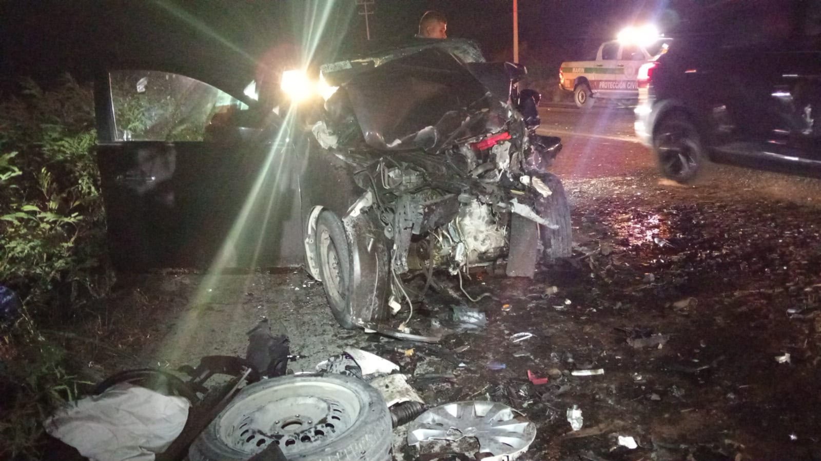 Muere menor y cinco personas resultan lesionadas tras carambola en Marín