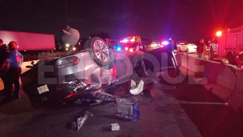 Volcadura deja mujer lesionada en Escobedo