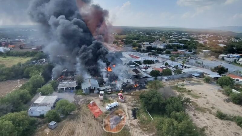 Arde fábrica de lubricantes en General Zuazua