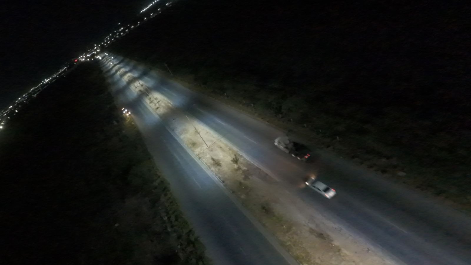 Estrena Salinas Victoria alumbrado LED en Carretera a Colombia
