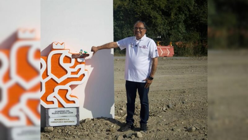 Coloca Andrés Mijes antimonumento en la Carretera Interserrana