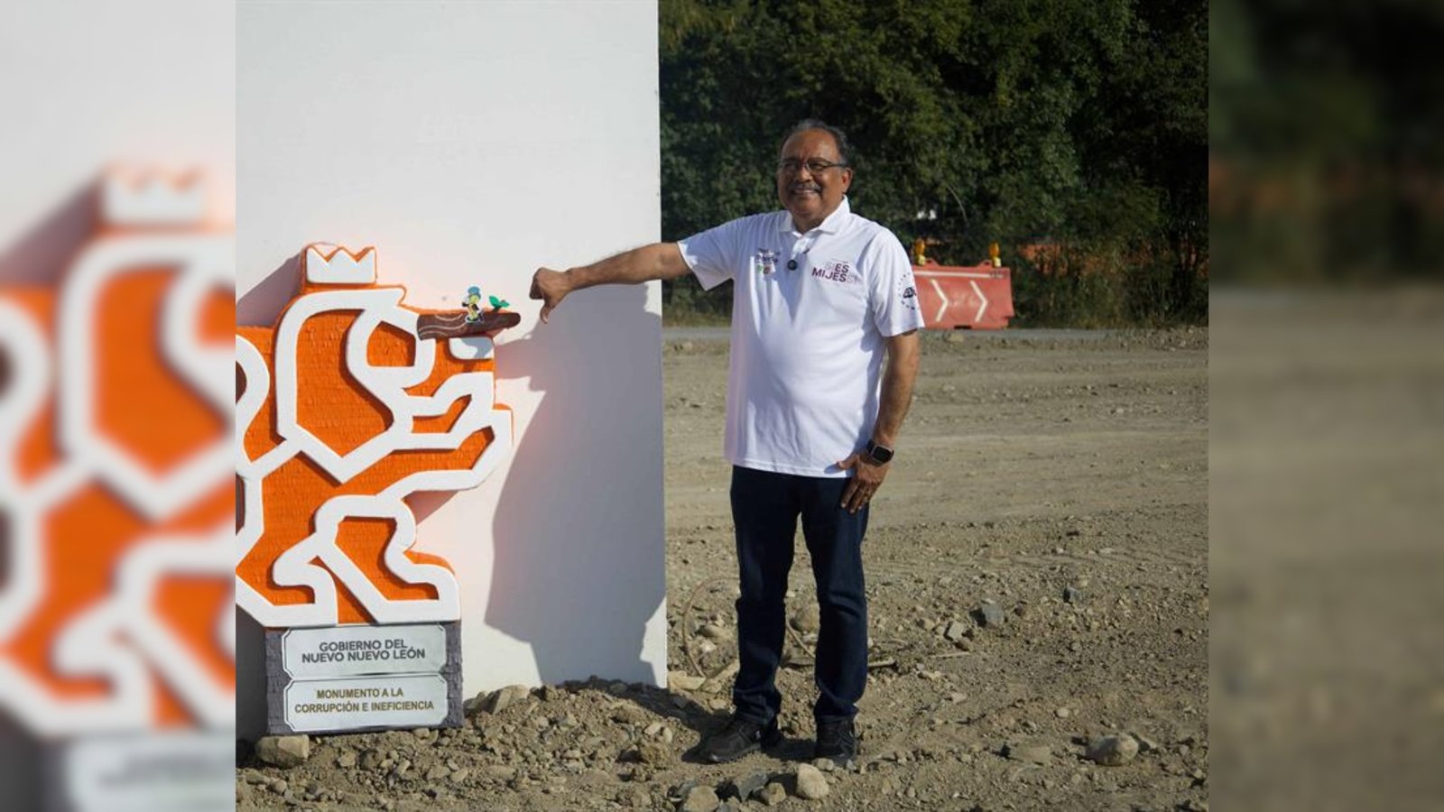 Coloca Andrés Mijes antimonumento en la Carretera Interserrana