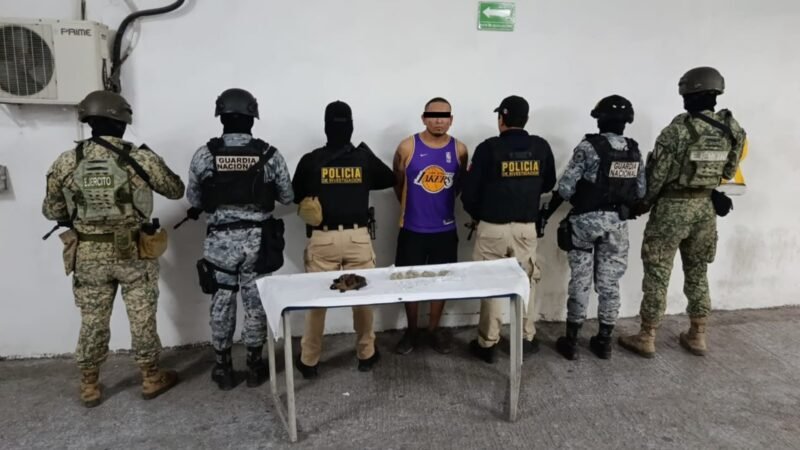 Detienen a hombre con presunta droga tras persecución en Santa Catarina