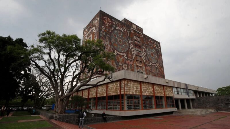Pide Sheinbaum a la UNAM resolver polémica de examen de ingreso