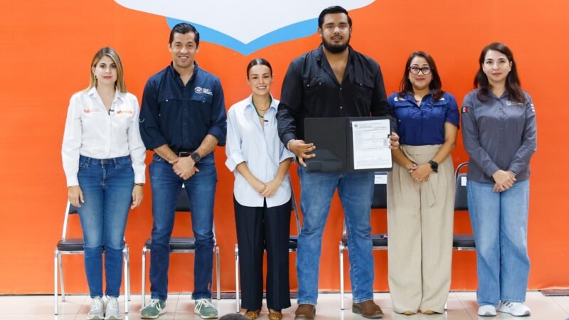 Entrega AyD 180 contratos de agua en Salinas Victoria