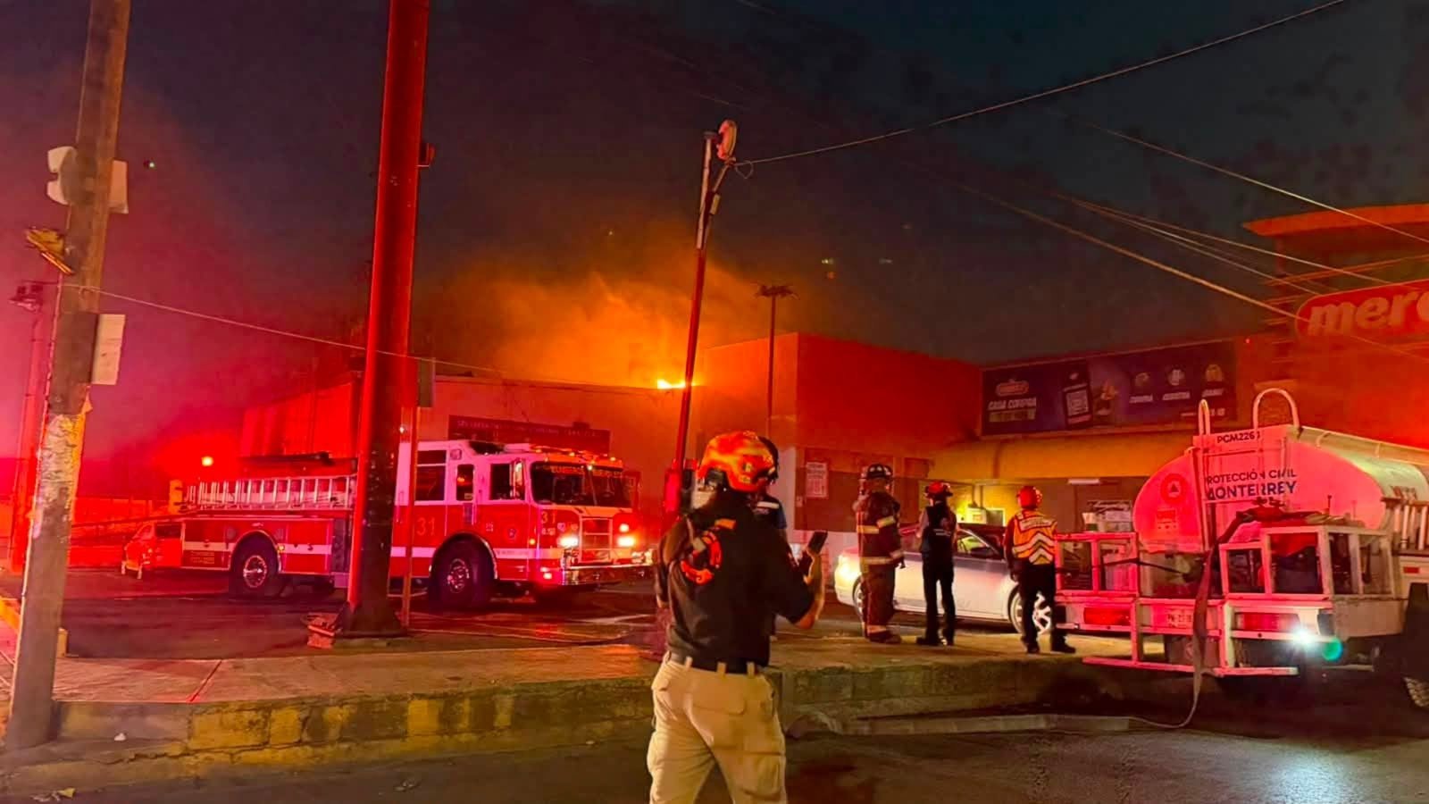 Incendio en supermercado provoca evacuación en Monterrey