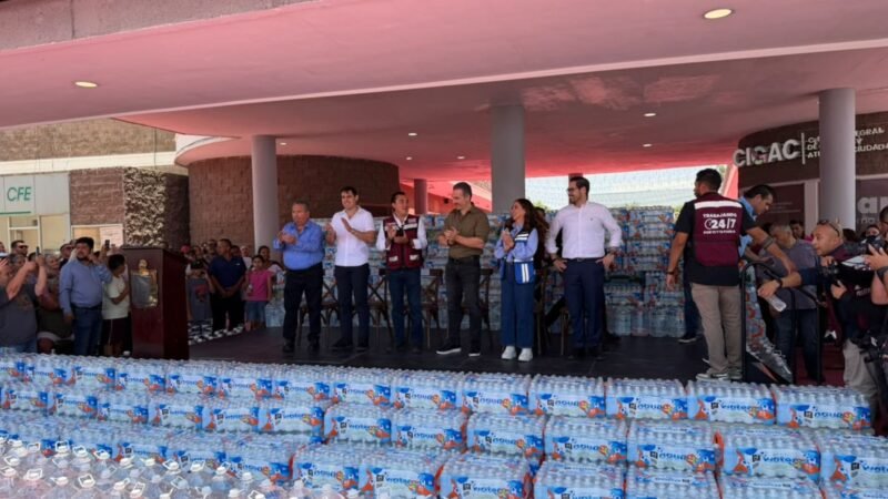 Recibe García donativos de agua de alcaldes metropolitanos