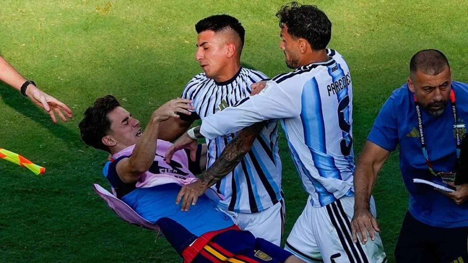 FIFA investiga pleito tras la final del Mundial entre España y Argentina