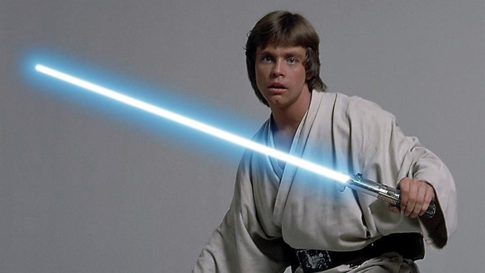 Sable de Luke Skywalker rompe récord en subasta millonaria