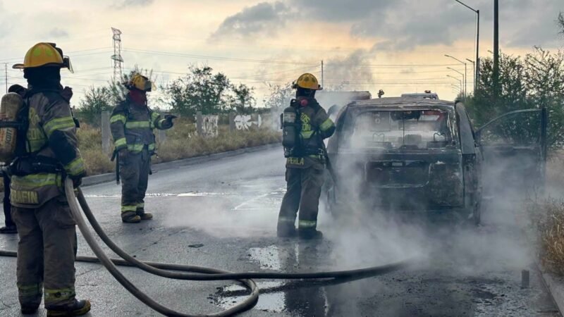 Se incendia camioneta en Escobedo
