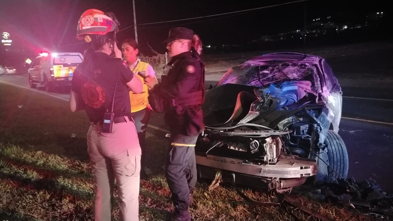 Choca Adolescente contra tráiler en Monterrey