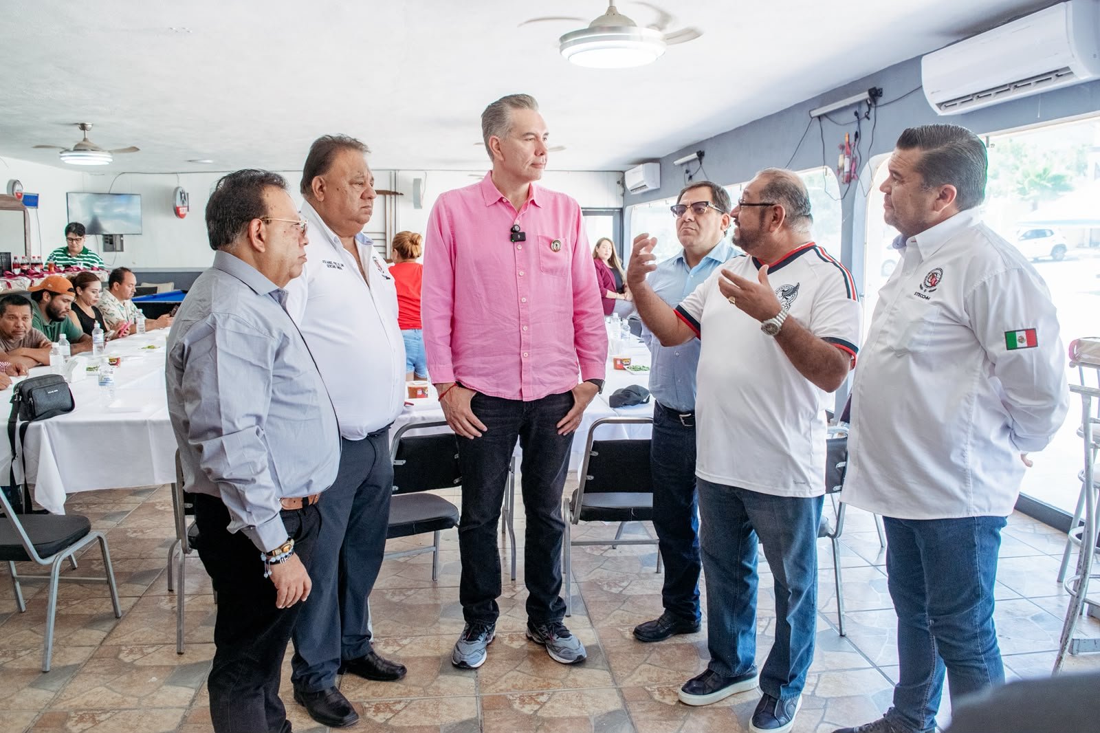 Escucha Waldo Fernández a trabajadores en Hidalgo