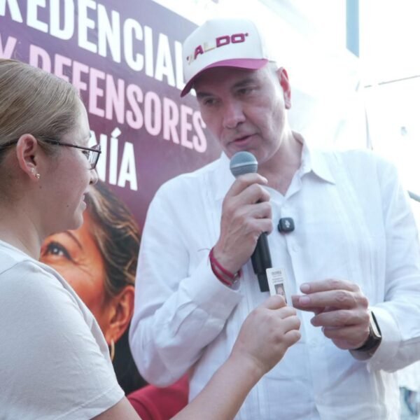 Entrega Waldo 400 credenciales de Morena en asamblea de Juárez