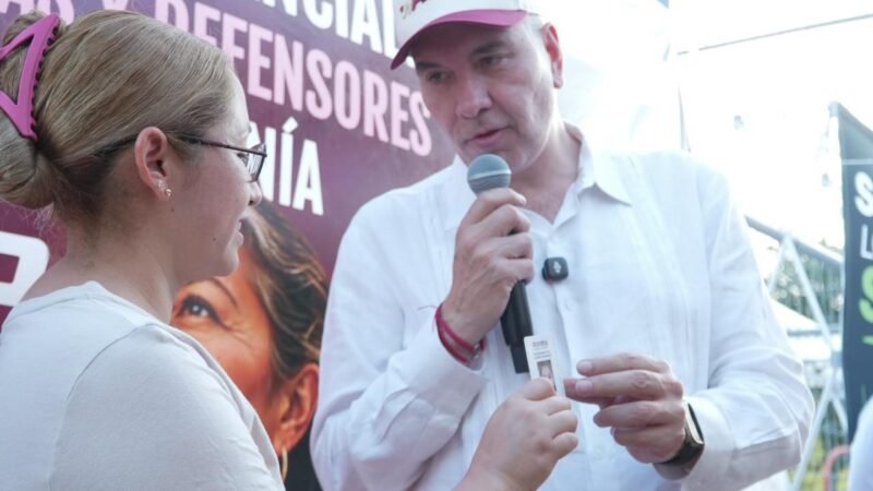 Entrega Waldo 400 credenciales de Morena en asamblea de Juárez