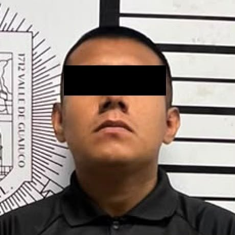 Detiene policía de Santiago a un hombre que defraudaba con renta de quintas