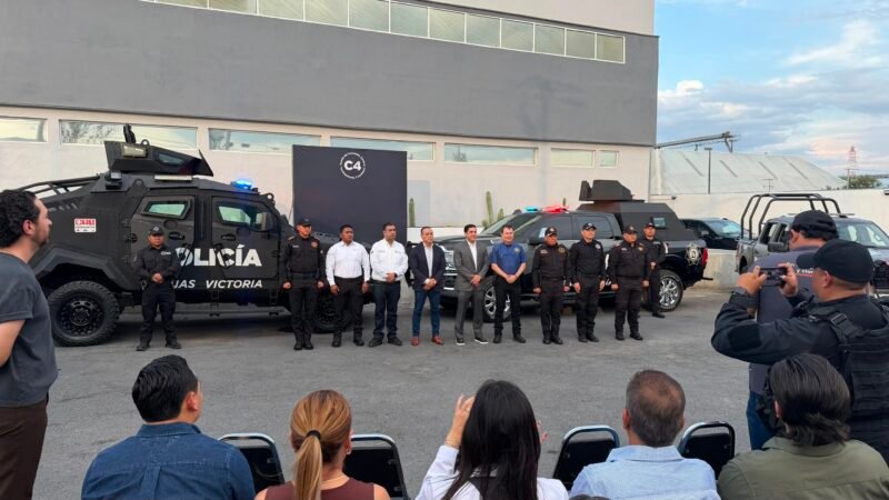 Presenta Salinas Victoria vehículo táctico blindado