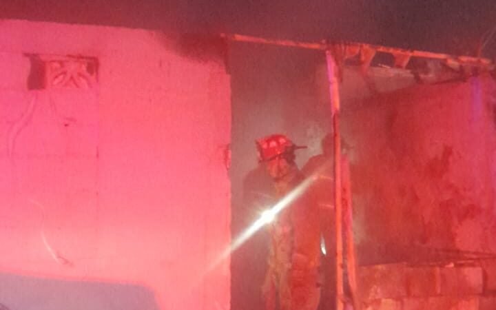 Incendio consume vivienda en Guadalupe