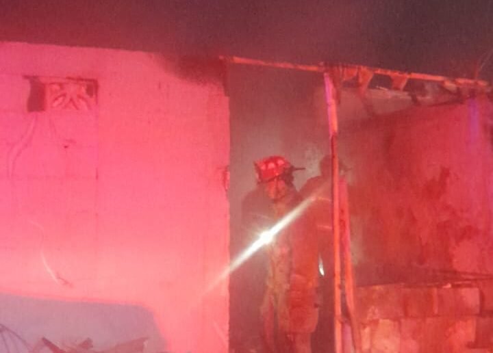 Incendio consume vivienda en Guadalupe