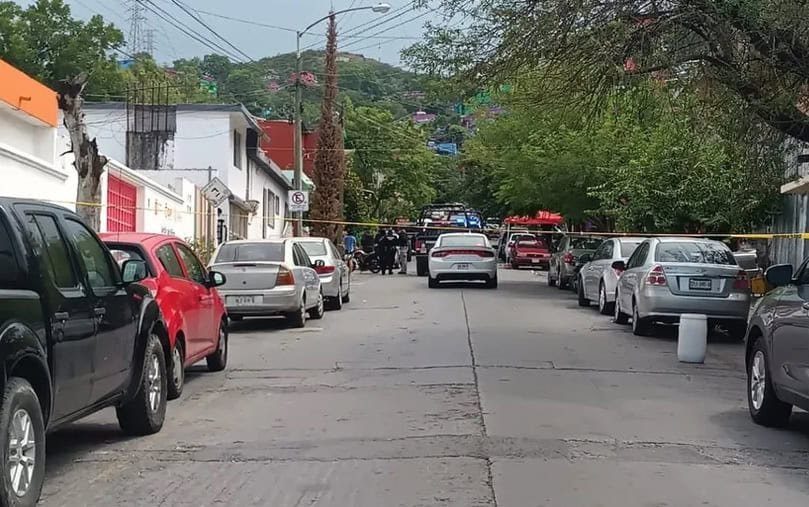 Atacan a balazos a conductor de taxi en la colonia Independencia