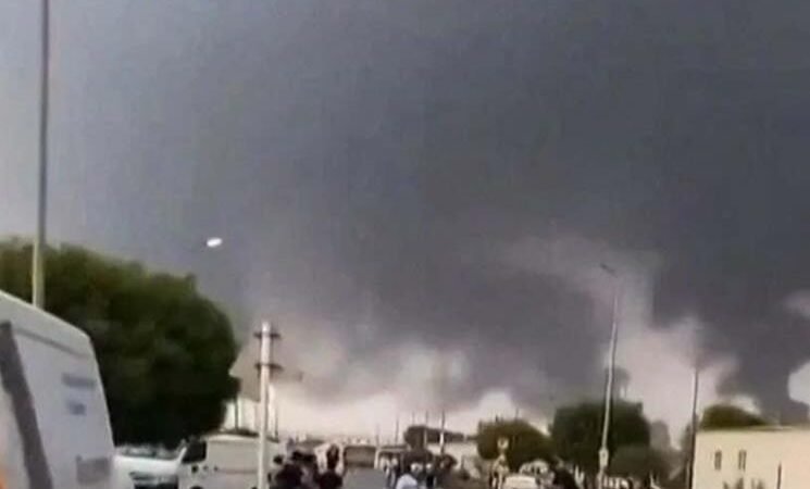 Hutíes atacan Arabia Saudita con un misil