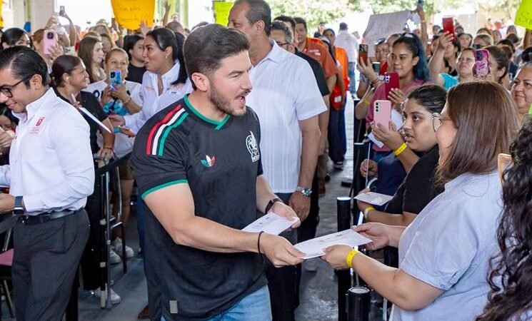 Arranca retarjeteo de Ayudamos a las Mujeres