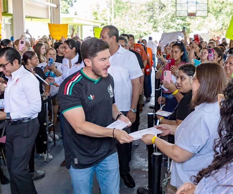 Arranca retarjeteo de Ayudamos a las Mujeres