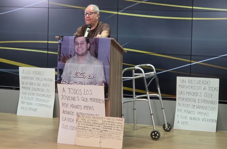 Ofrece Físcalía disculpa pública a padres de Ernesto Vidal