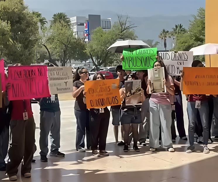 Protestan estudiantes por cobros académicos en Medicina