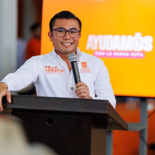 Félix Arratia lleva programas sociales a Aramberri y General Zaragoza