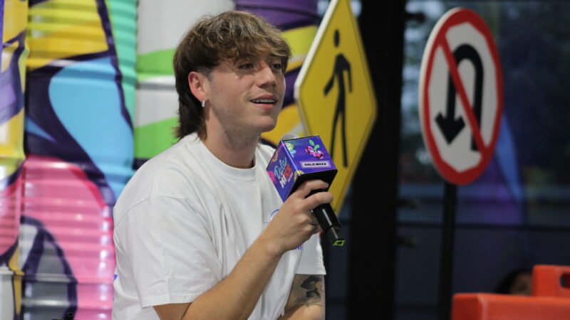 Revive Paulo Londra la nostalgia de sus éxitos en Dale Mixx