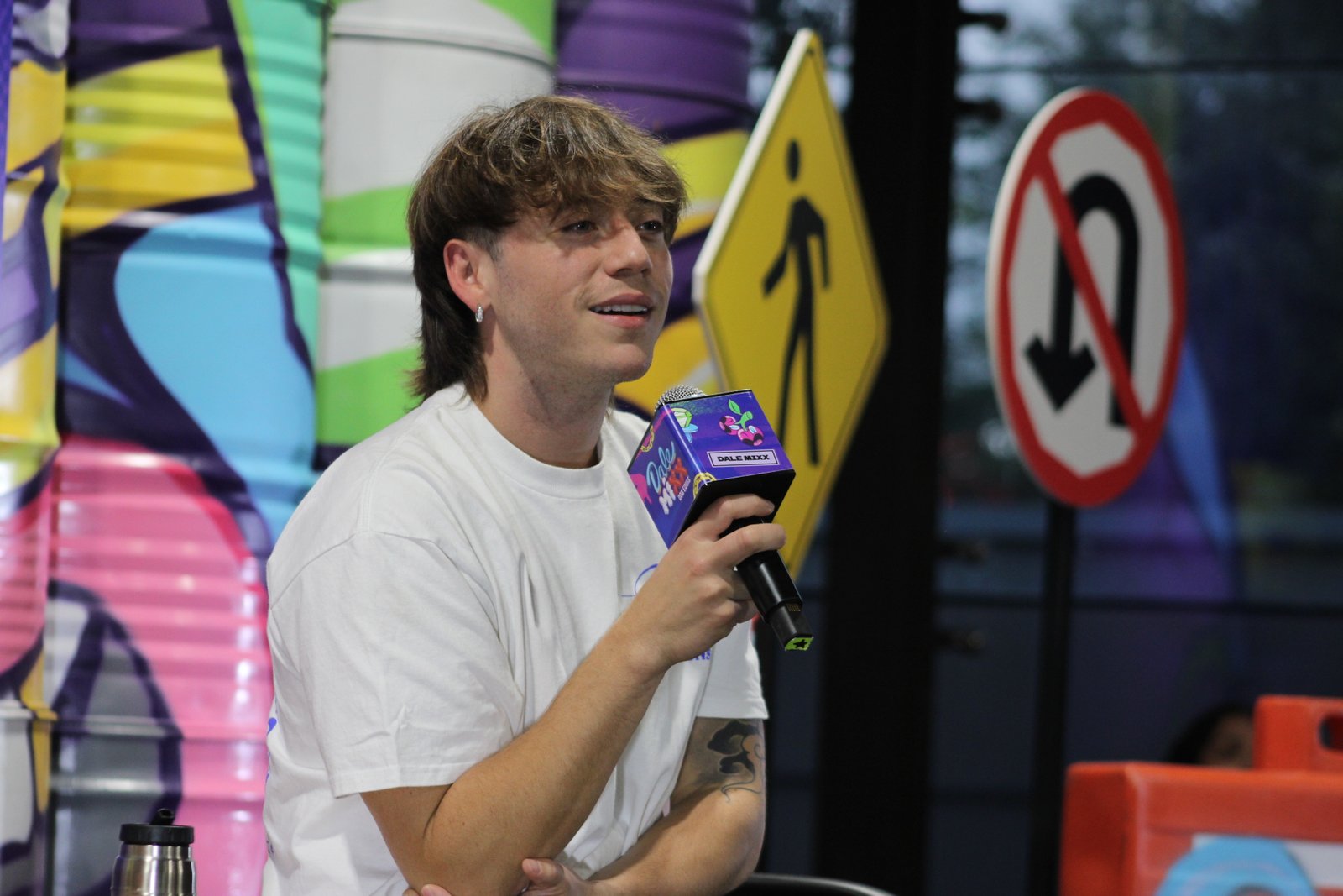 Revive Paulo Londra la nostalgia de sus éxitos en Dale Mixx