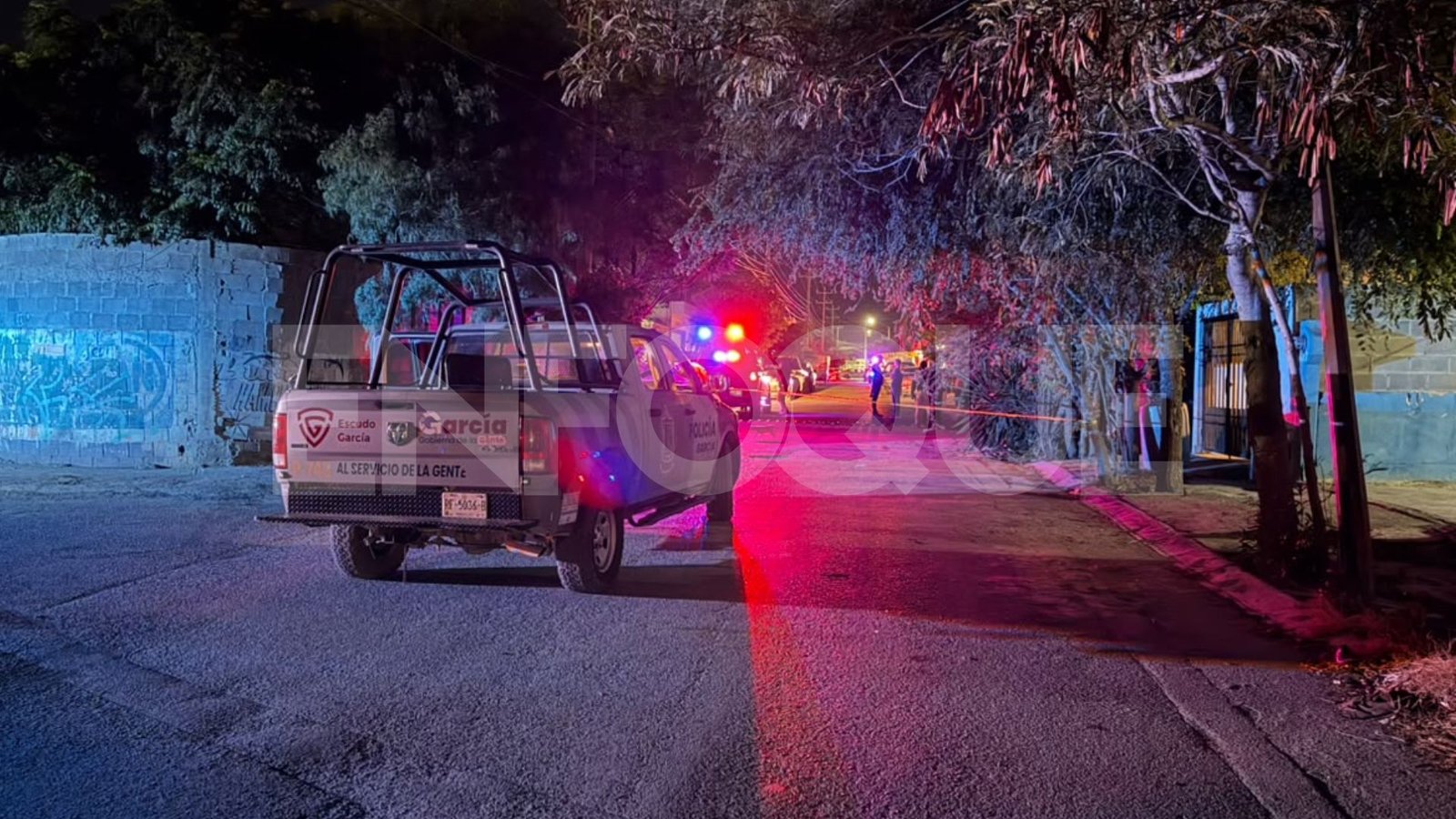 Balean a hombre en la sala de su casa en García