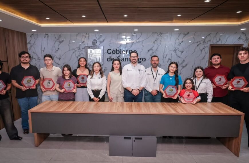 Santiago premia a nueve jóvenes en los Premios Juventudes 2026
