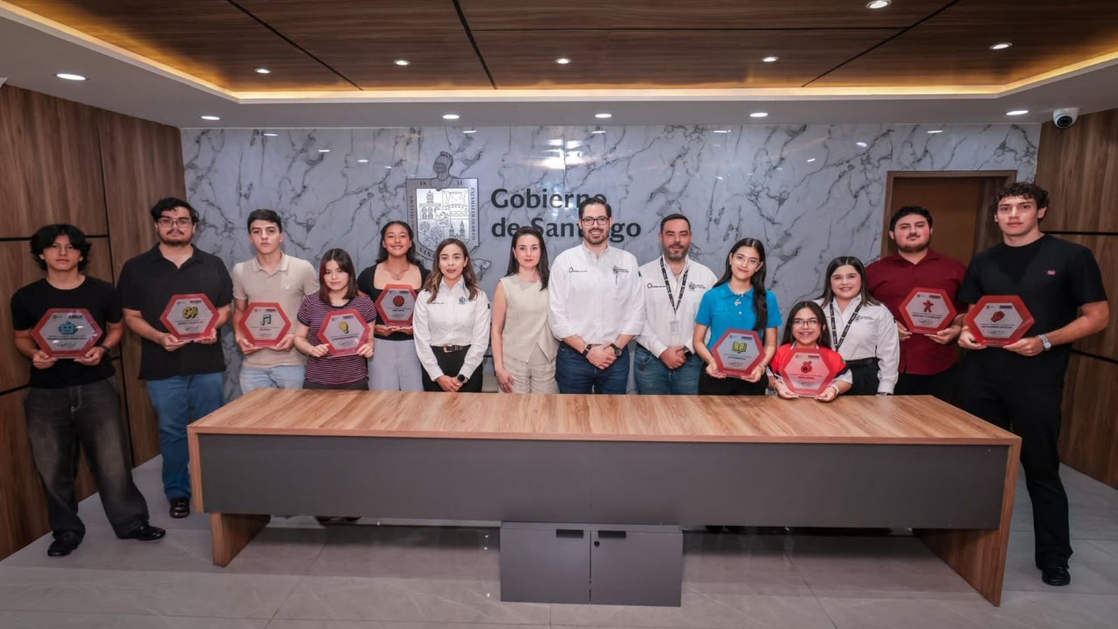 Santiago premia a nueve jóvenes en los Premios Juventudes 2026