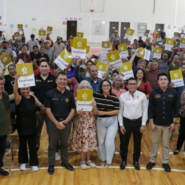 Nuevo León supera 14 mil escrituras entregadas a familias