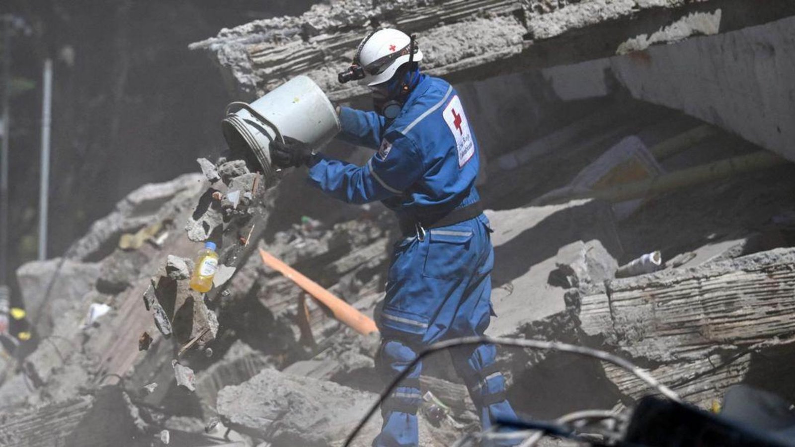 Terremoto en Colombia deja ya 329 muertos y más de 4 mil 600 heridos