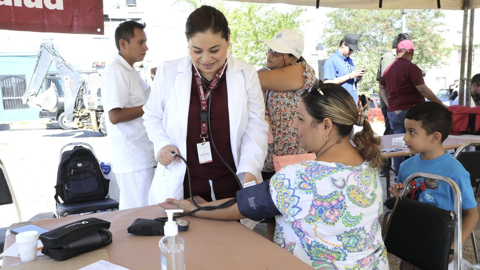 Escobedo lleva Jornada Integral a Balcones del Norte con servicios gratuitos