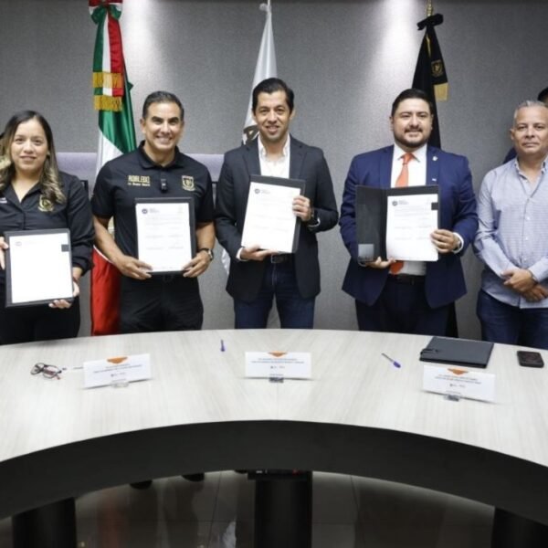 AyD abre espacios laborales para estudiantes del Colegio Militarizado